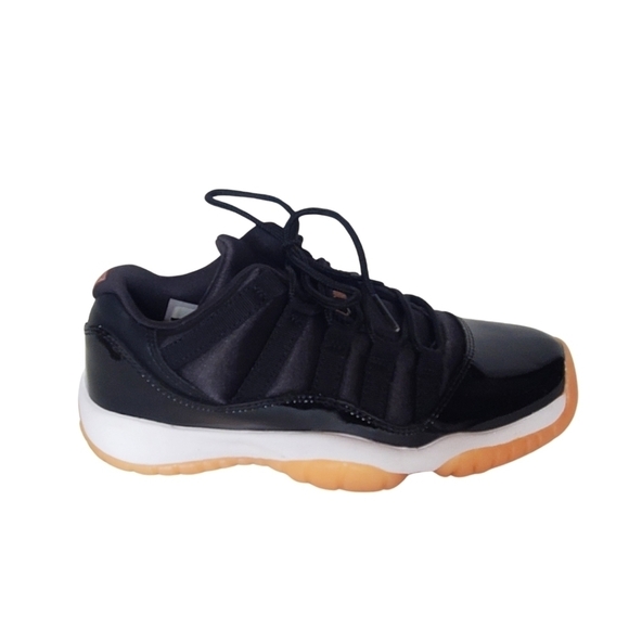 LIKE NEW!!! Jordan 11 Retro Low - Picture 1 of 7